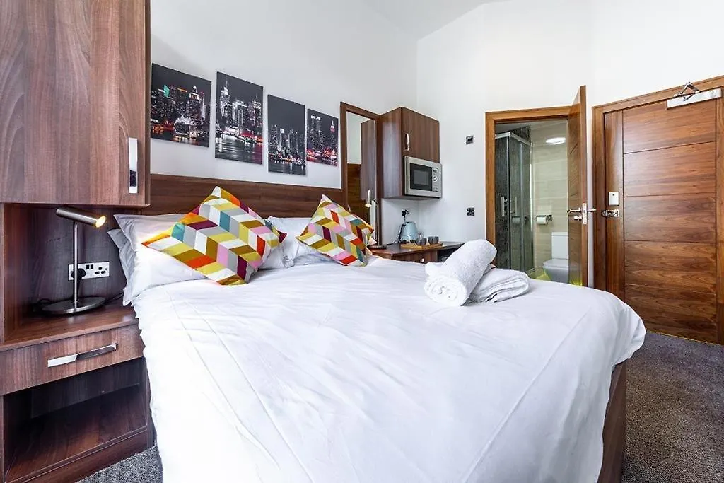 205 Earls Court Rooms-1