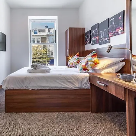 205 Earls Court Rooms-3